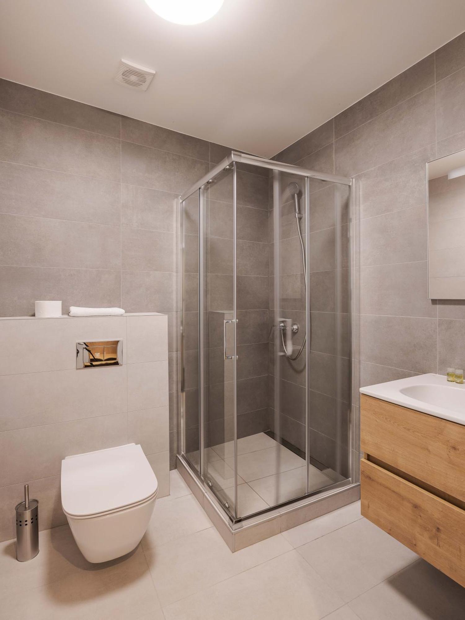 Hotel Taxis Bratislava - New Rooms Bagian luar foto